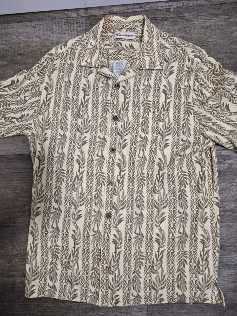 Caribbean Mens Medium Beige Brown Hawaiian Button-Up Shirt 100% Rayon Tropical